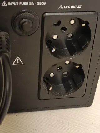 Gruppo di continuità UPS Tecnoware ERA PLUS 900