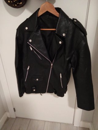 Chaqueta polipiel oversize negra