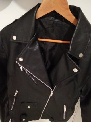 Chaqueta polipiel oversize negra
