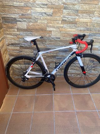 Bicicleta Carretera Orbea Roja y Blanca