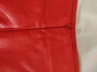 Falda roja con volantes