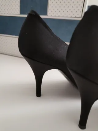 Zapatos de salón negros para fiesta. Tacón 7 cm.
