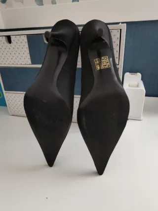 Zapatos de salón negros para fiesta. Tacón 7 cm.