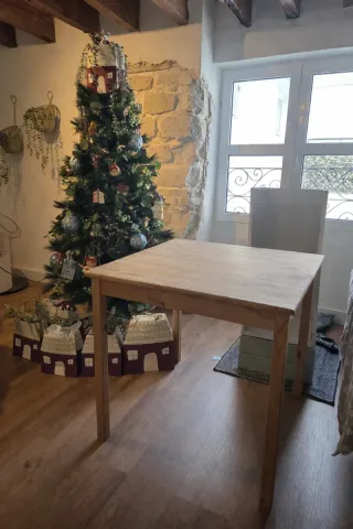 Mesa de cocina cuadrada madera