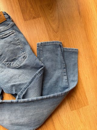 Pantalón vaquero Pull&Bear T.38 Super Skinny