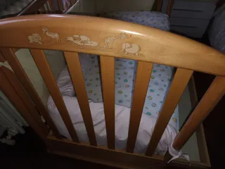 Lettino in legno per bambino