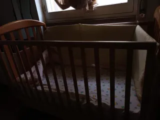 Lettino in legno per bambino