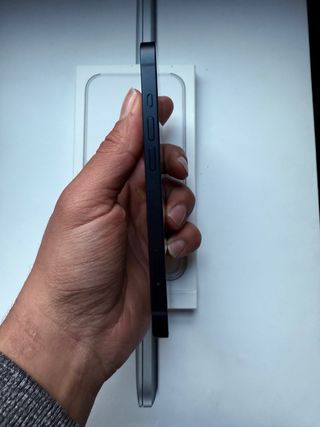 iPhone 13 Negro - Batería 100% como nuevo