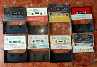 Lote 30 Casetes Música Internacional y Nacional