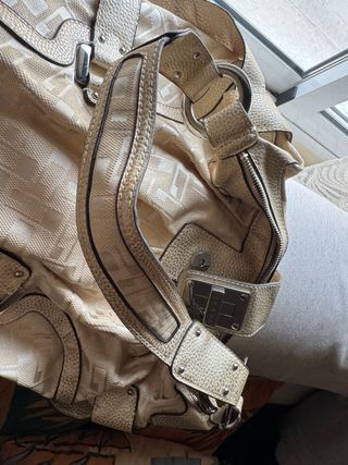 Bolso Guess Beige