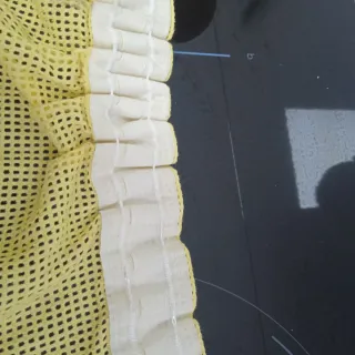 Cortinas amarillas de tela