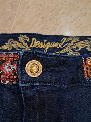Desigual- pantalón vaquero boyfriend