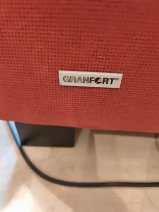 Sofá de 3 plazas de tela rojo