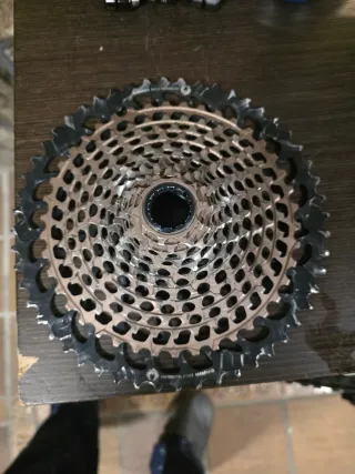 Casete  y cadena SRAM 1299 Eagle 10-52T