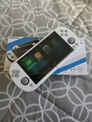 Trimui Smart Pro - Consola Portátil Blanca retro