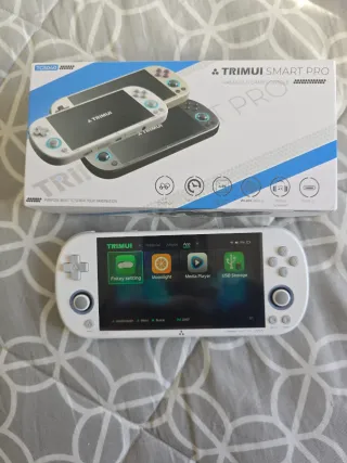 Trimui Smart Pro - Consola Portátil Blanca retro