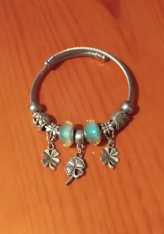Pulsera de la suerte con 9 charms