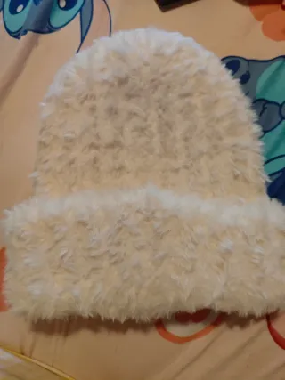 Gorro blanco de pelo sintético