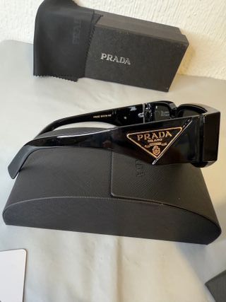 Gafas de sol Prada negras
