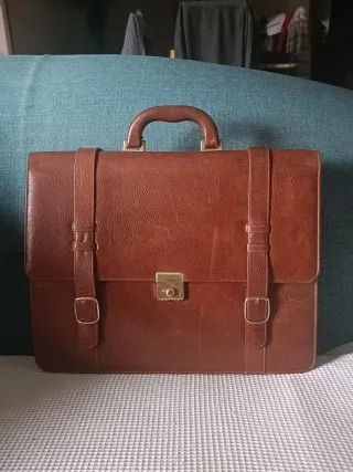 Maletín de cuero marrón