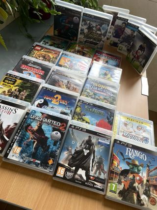 Consola PS3 + 23 Giochi + 3 Controller