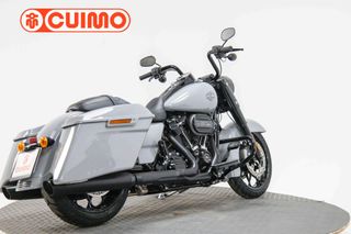 HARLEY DAVIDSON ROAD KING SPECIAL