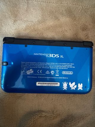 Nintendo 3DS XL Edición Pokémon X Y Azul caja