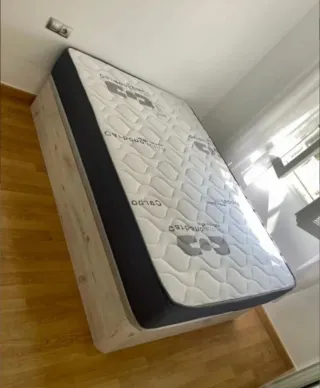 Canapés y colchones nuevos