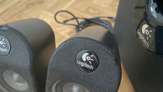 Altavoces Logitech con Subwoofer X-210