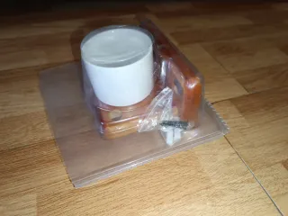 Vaso de madera y cerámica