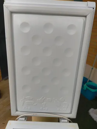 Congelador vertical 70L