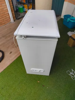 Congelador vertical 70L