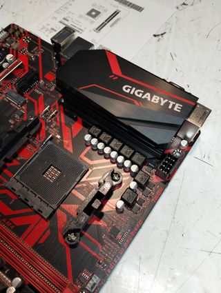 Gigabyte B450M Gaming Placa Base AM4 Micro-ATX DDR4 M.2