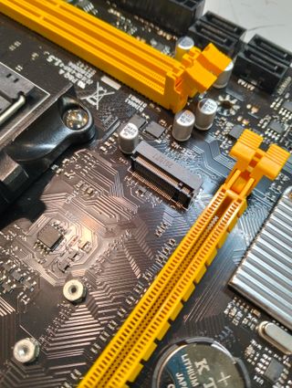 Biostar B450M-H Placa Base AM4 DDR4 M.2 Micro-ATX