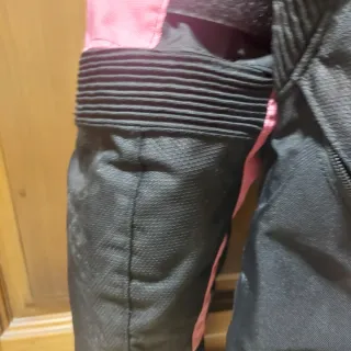 Chaqueta Moto Ator Chica Negra y Rosa