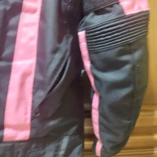 Chaqueta Moto Ator Chica Negra y Rosa