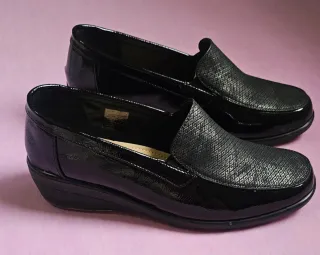 Zapatos negros tacón bajo. Talla 41. Sin estrenar