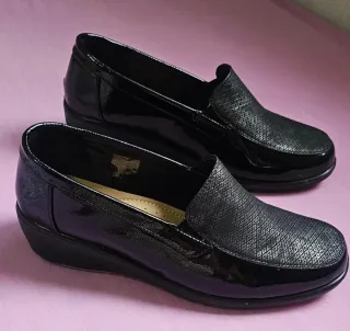 Zapatos negros tacón bajo. Talla 41. Sin estrenar