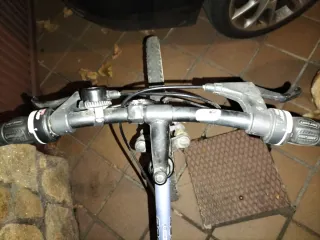 Bicicleta Decathlon argentata