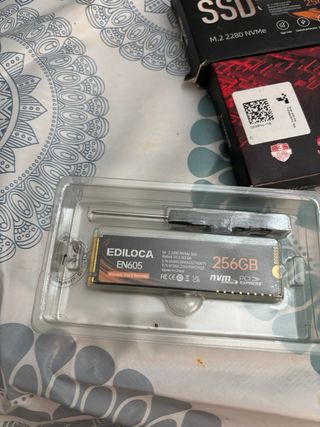 SSD M.2 256GB Ediloca SATA y Fanxiang NVMe