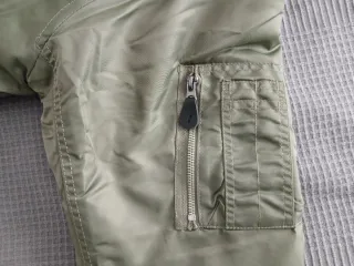 Cazadora Bomber MA1 Brandit "Olive".