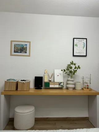 Cómoda/Mesa auxiliar de madera