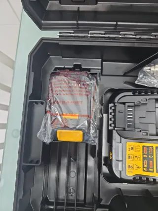 Taladro DeWalt DCD796M2 + 2 Baterías