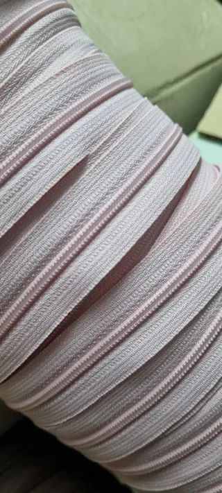 Cremalleras 1 ,80 € el metro metálicas y nailon Ma