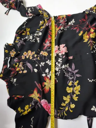 Vestido negro estampado floral