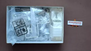 Renault 4 Fourgonnette maqueta 1/24 Ebbro