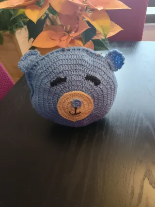 Cojín Oso Crochet Azul y Marrón