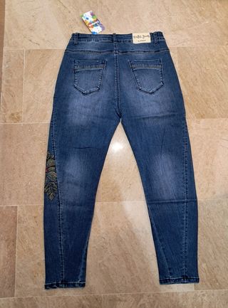 Desigual- pantalón vaquero boyfriend