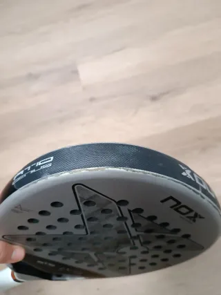Pala de pádel NOX AT10
