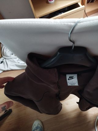 Chaqueta Nike Tech Marrón